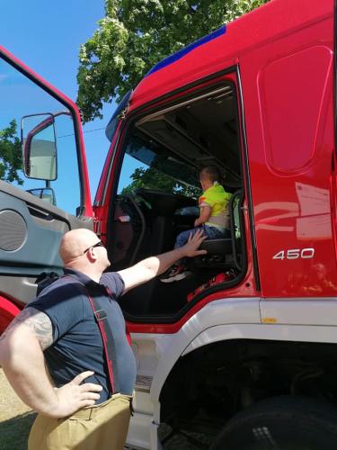 444154563 424722430311017 7196863484057497776 n