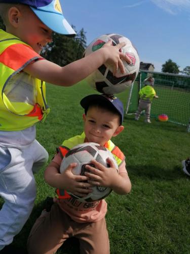 444907484 429404099842850 1763507344686480225 n