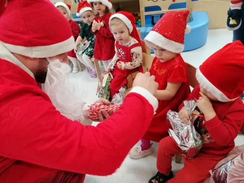 469212725 560401803409745 3888354857822934792 n