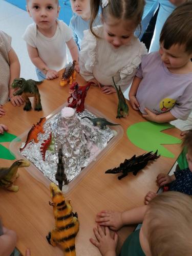 643704929 901610329288889 1778606223049370692 n